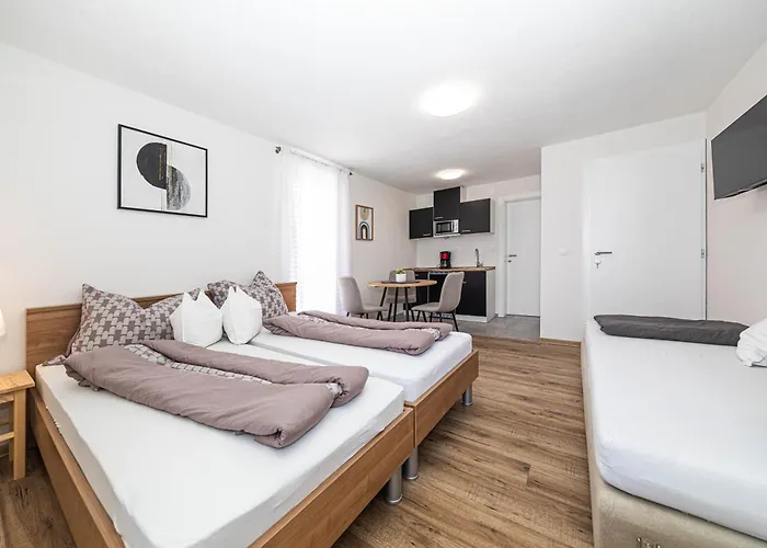 Simic * 特罗吉尔